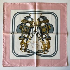 New.  Vintage Iconic Hermes Pocket Square